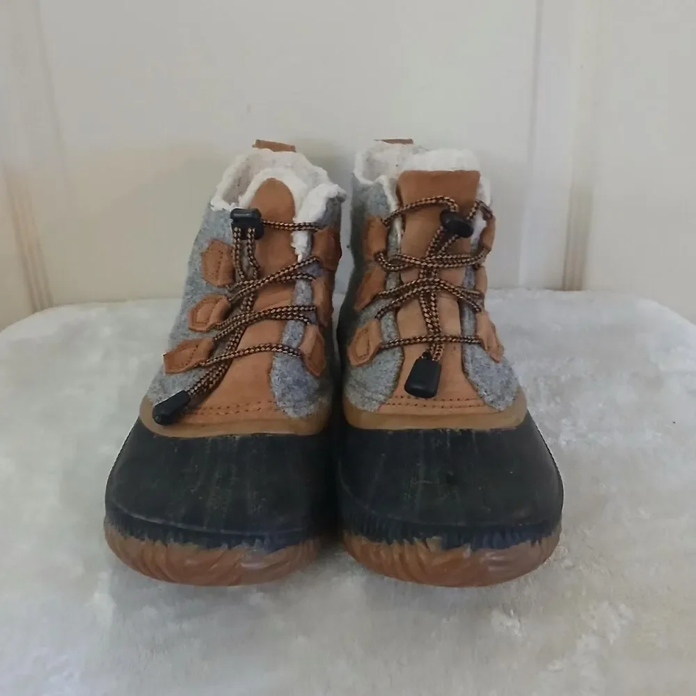 Sorel Out 'N About Plus Waterproof Duck Boots Gray Wool Tan Leather 6 Gorpcore